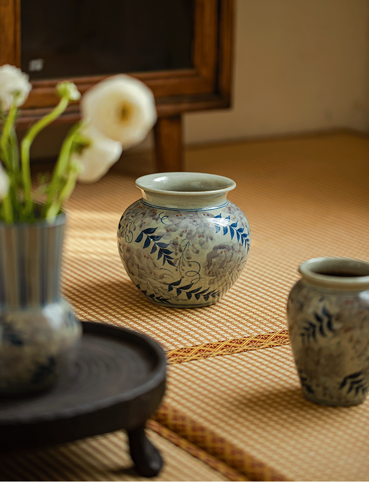 Gohobi Hand-painted Blue and White Vintage Vase