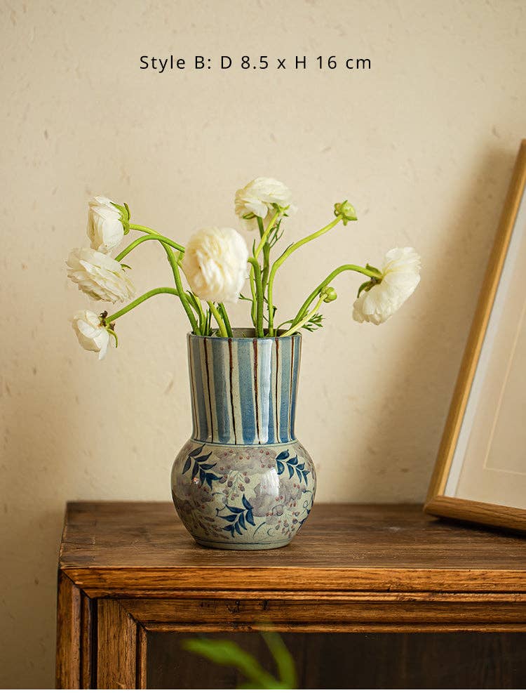 Gohobi Hand-painted Blue and White Vintage Vase