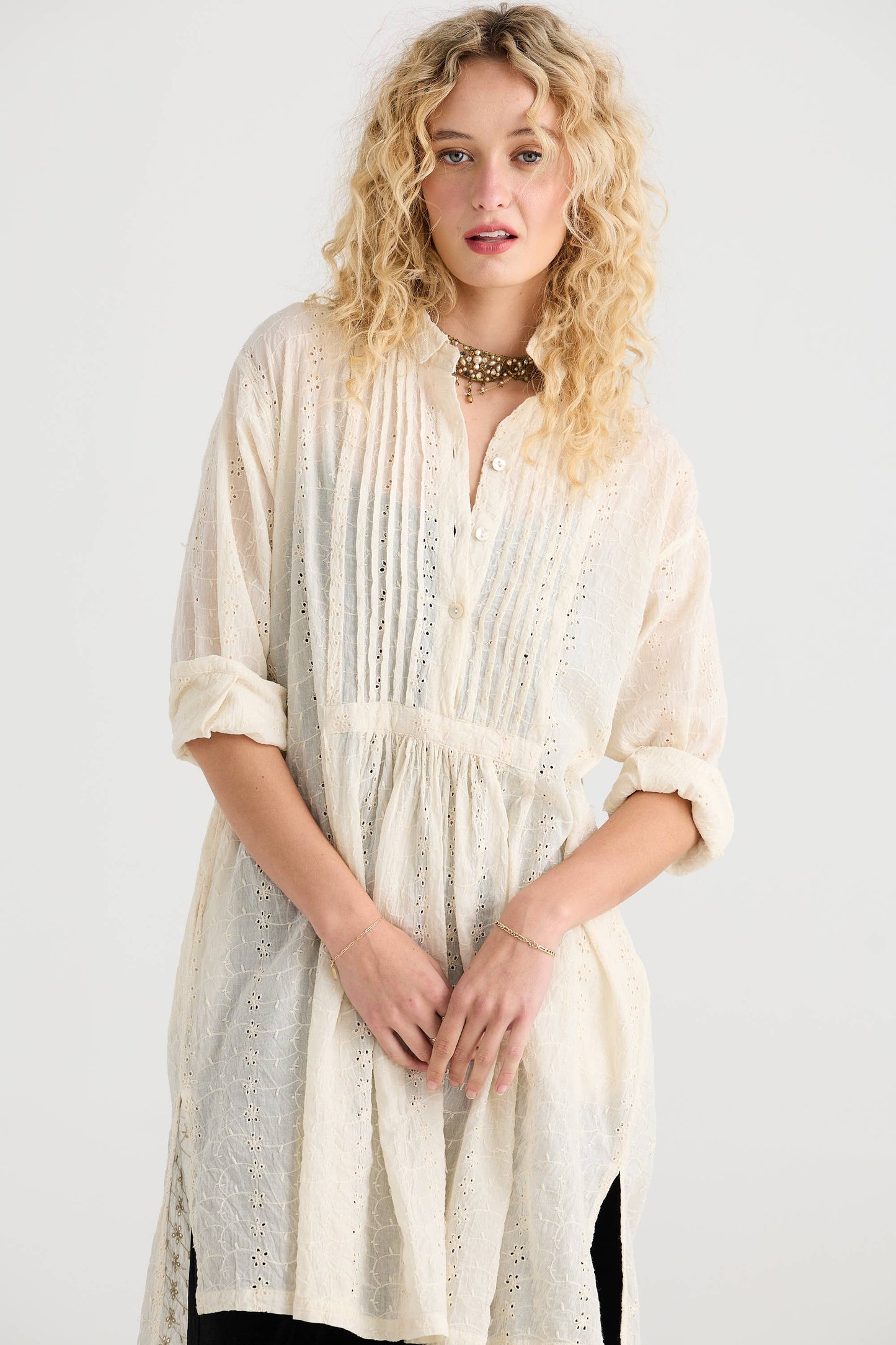 WOMEN'S - Prairie long cotton lace shirt. Powered Pink