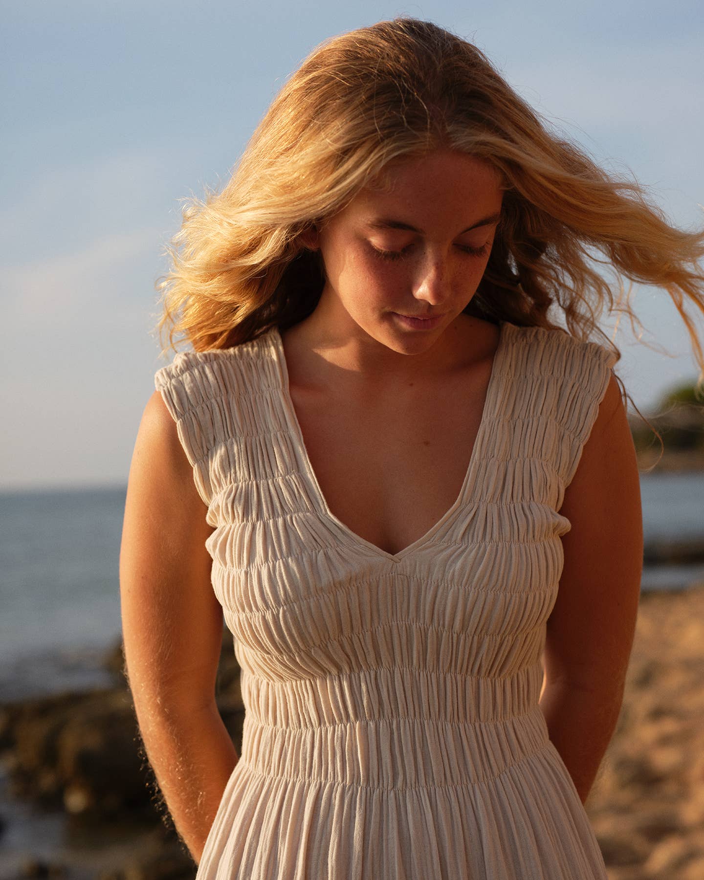 736 ALBAZER Gathered V-neck dress in beige organic cotton