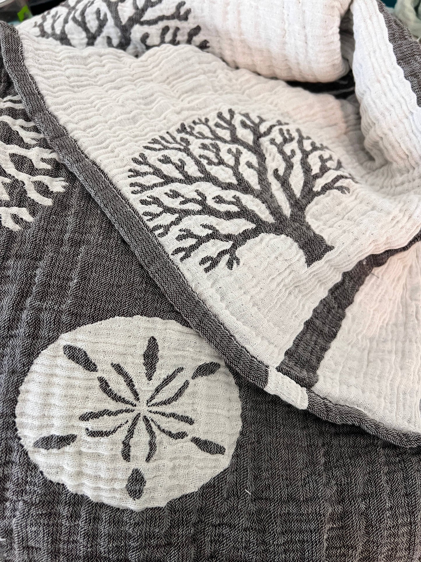 Coral Muslin Throw Blanket – Reversible Turkish Cotton