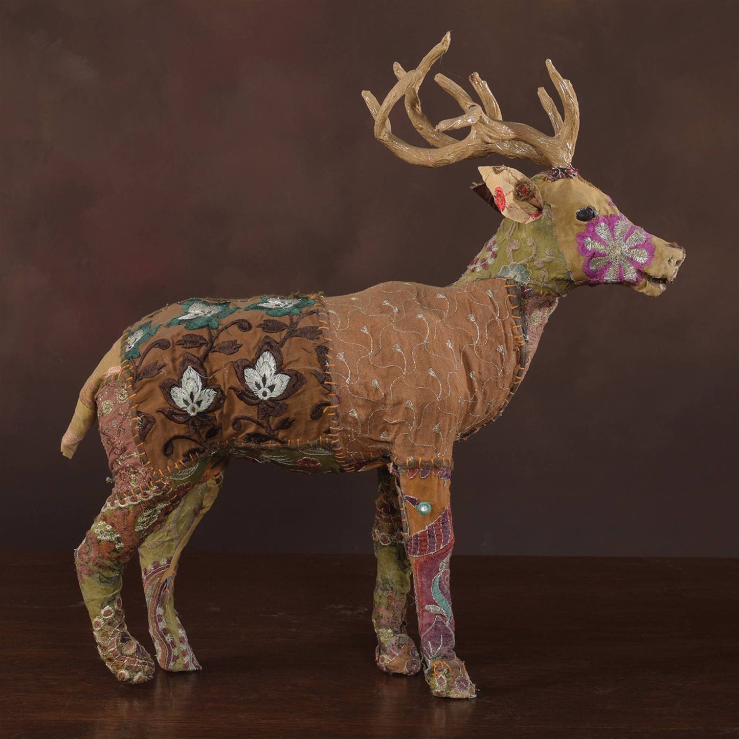 Bavarian Forest Stag Standing - M - Burgundy