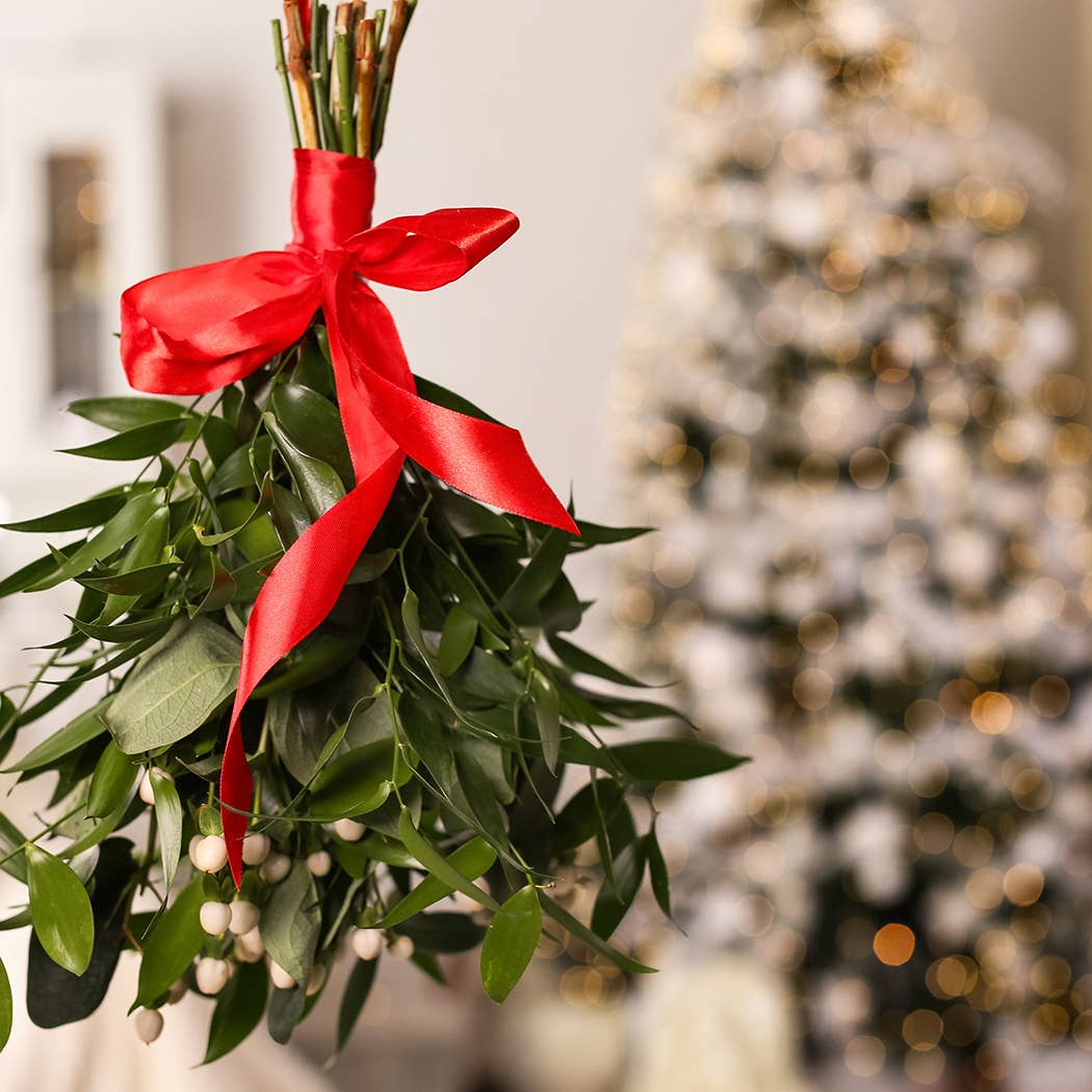 14 oz Milkbottle Candle: Merry Mistletoe