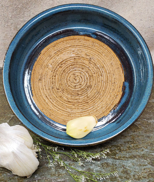Garlic dip dish