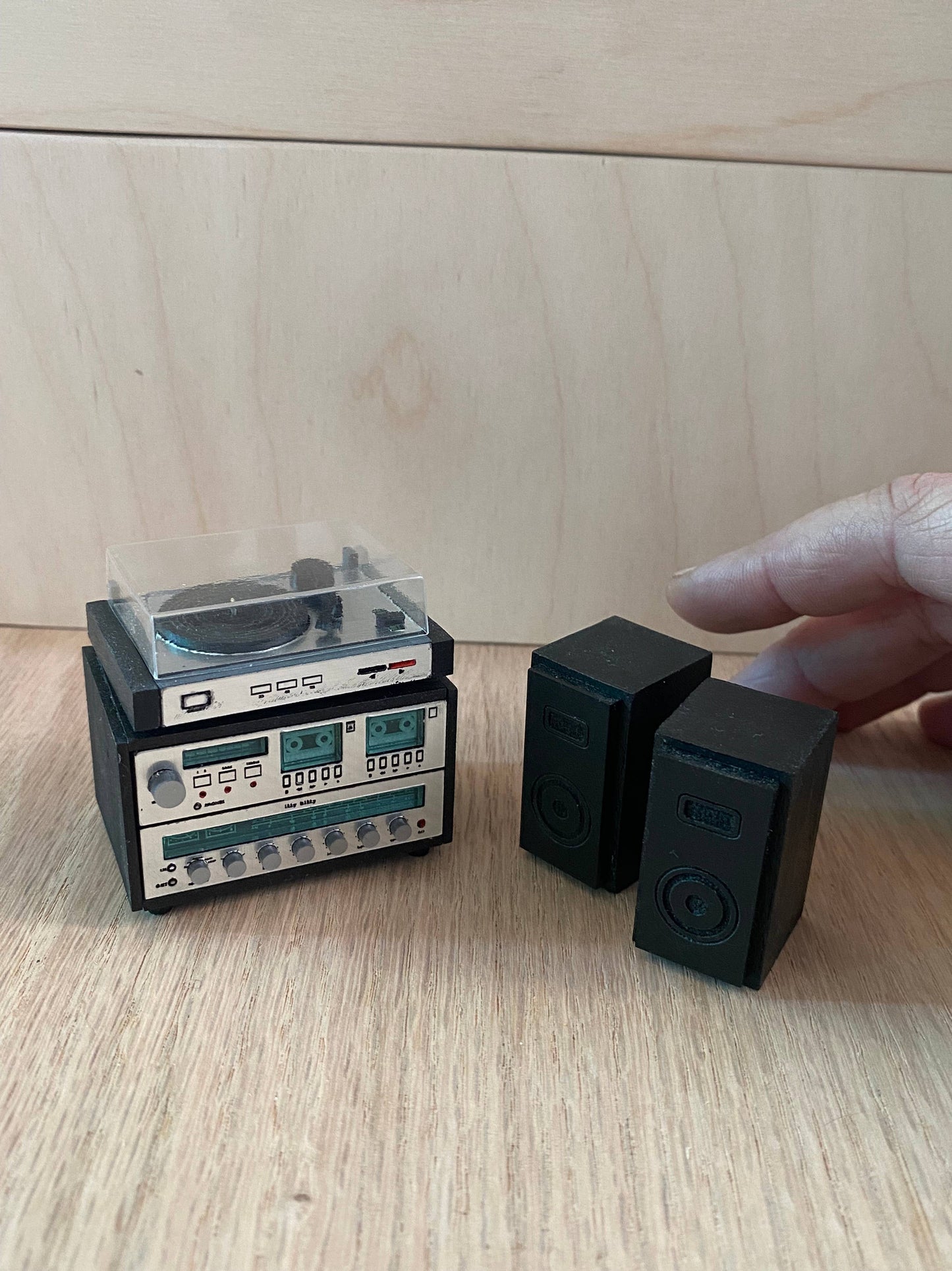 Miniature Stereo Stack Set 1:12 Scale