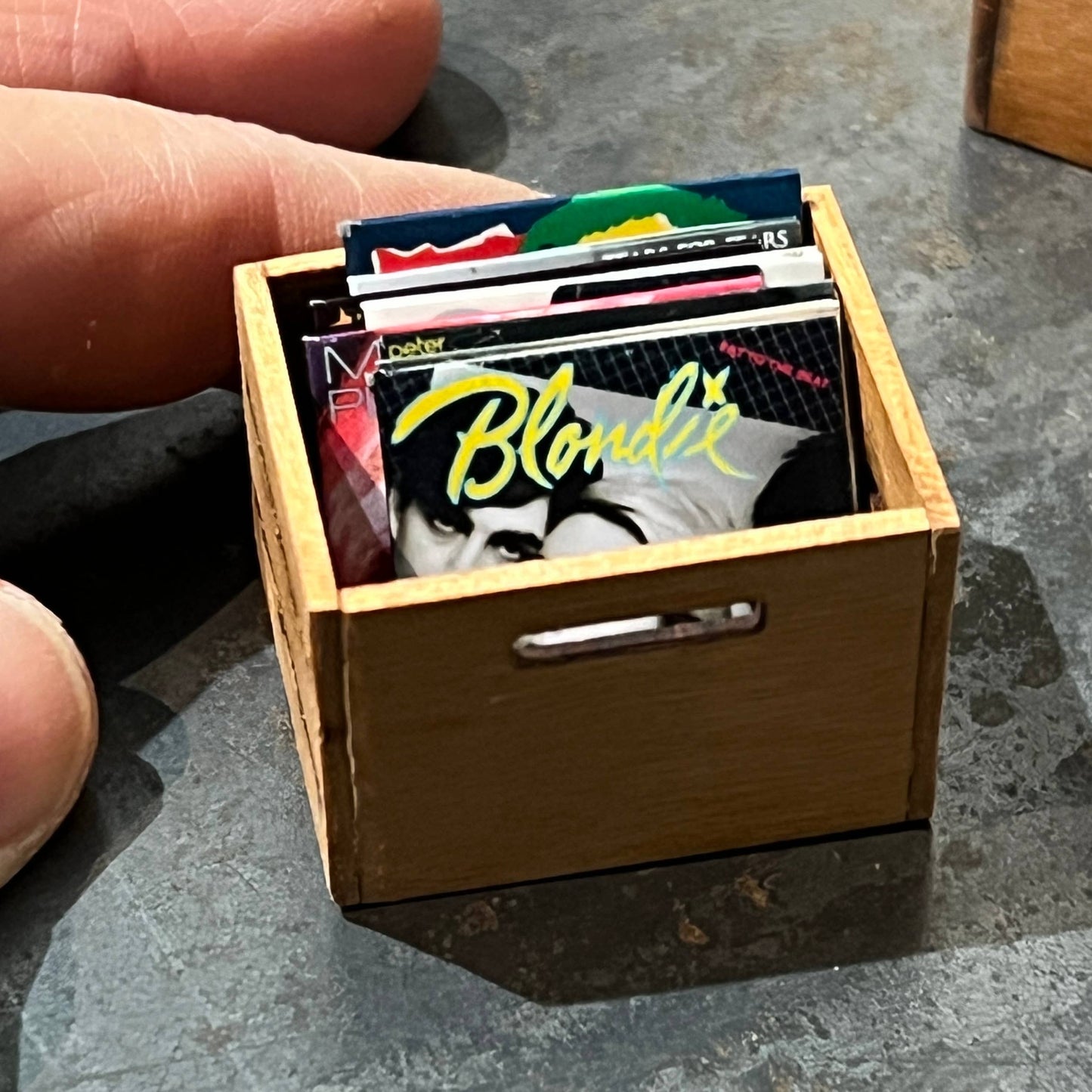 Mini Record Store '8 in a Crate' Starter Set 1:12 Scale